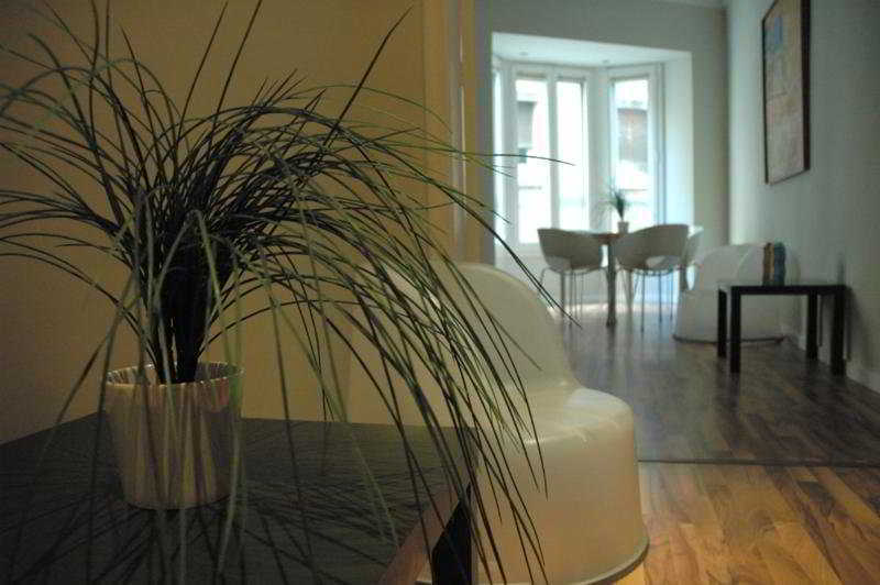 Short Stay Group Gracia Serviced Apartments Барселона Экстерьер фото