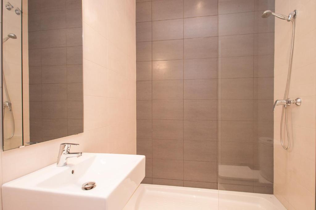 Short Stay Group Gracia Serviced Apartments Барселона Номер фото