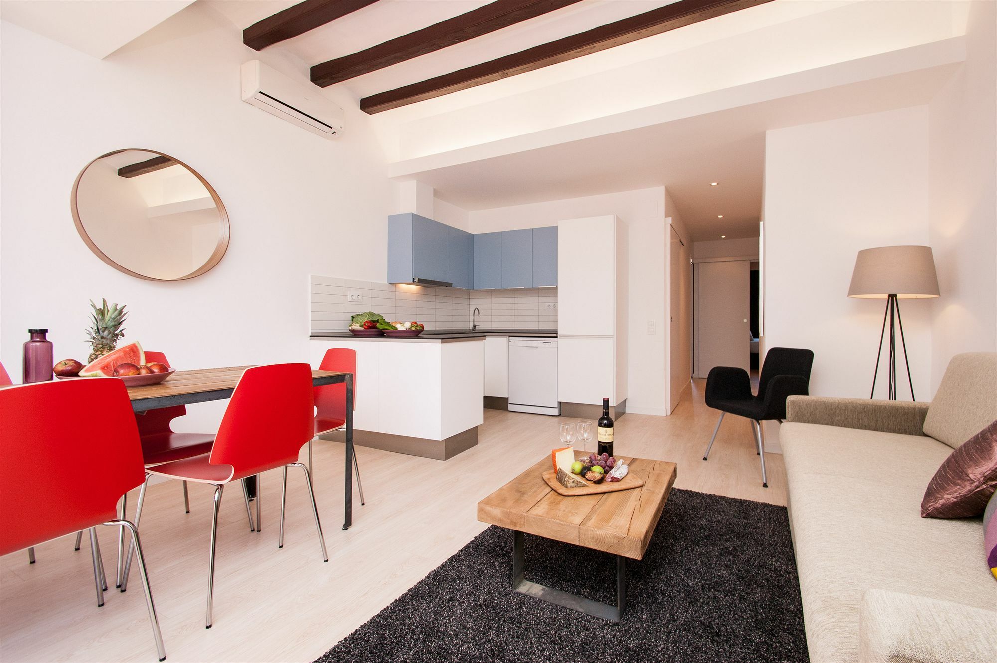 Short Stay Group Gracia Serviced Apartments Барселона Экстерьер фото